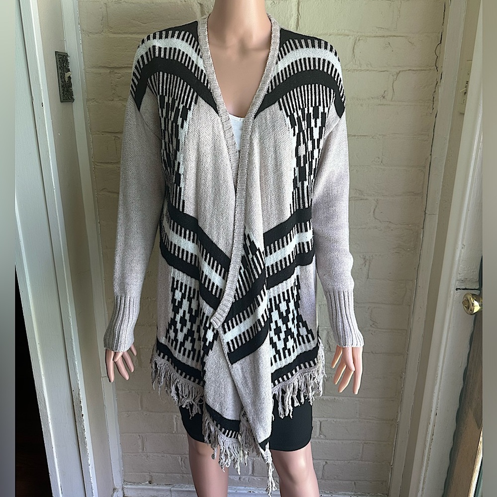 American Eagle Outfitters size medium tan white and black tribal boho cardigan